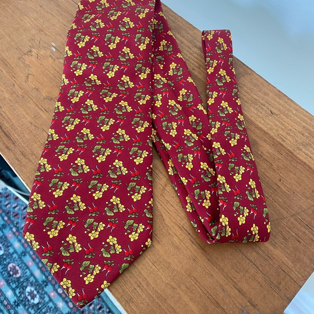 Dormeuil Paris London 100% silk tie whimsical radish print